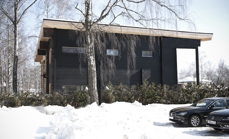 Современный деревянный дом из клееного бруса с плоской кровлей  Чёрный квадрат 