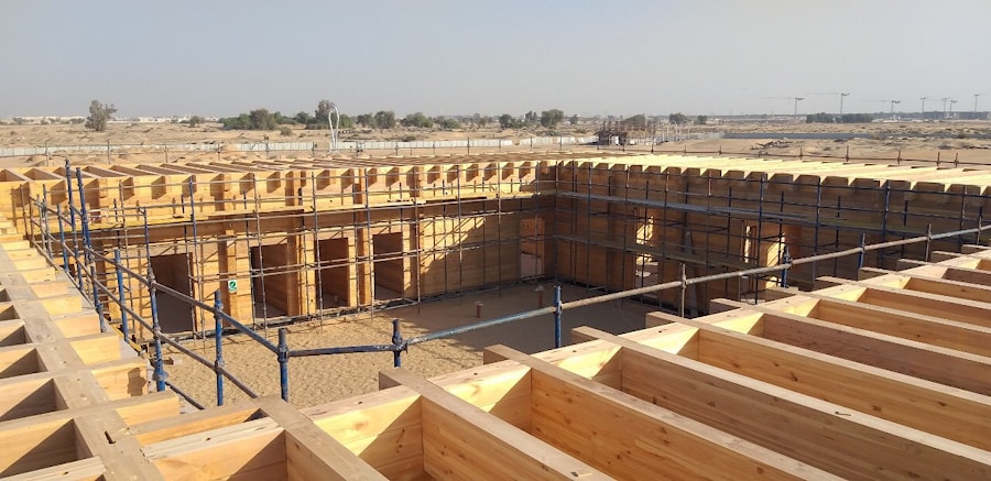 Bau der Holzhäuser aus Leimholzbalken in Dubai, VAE  