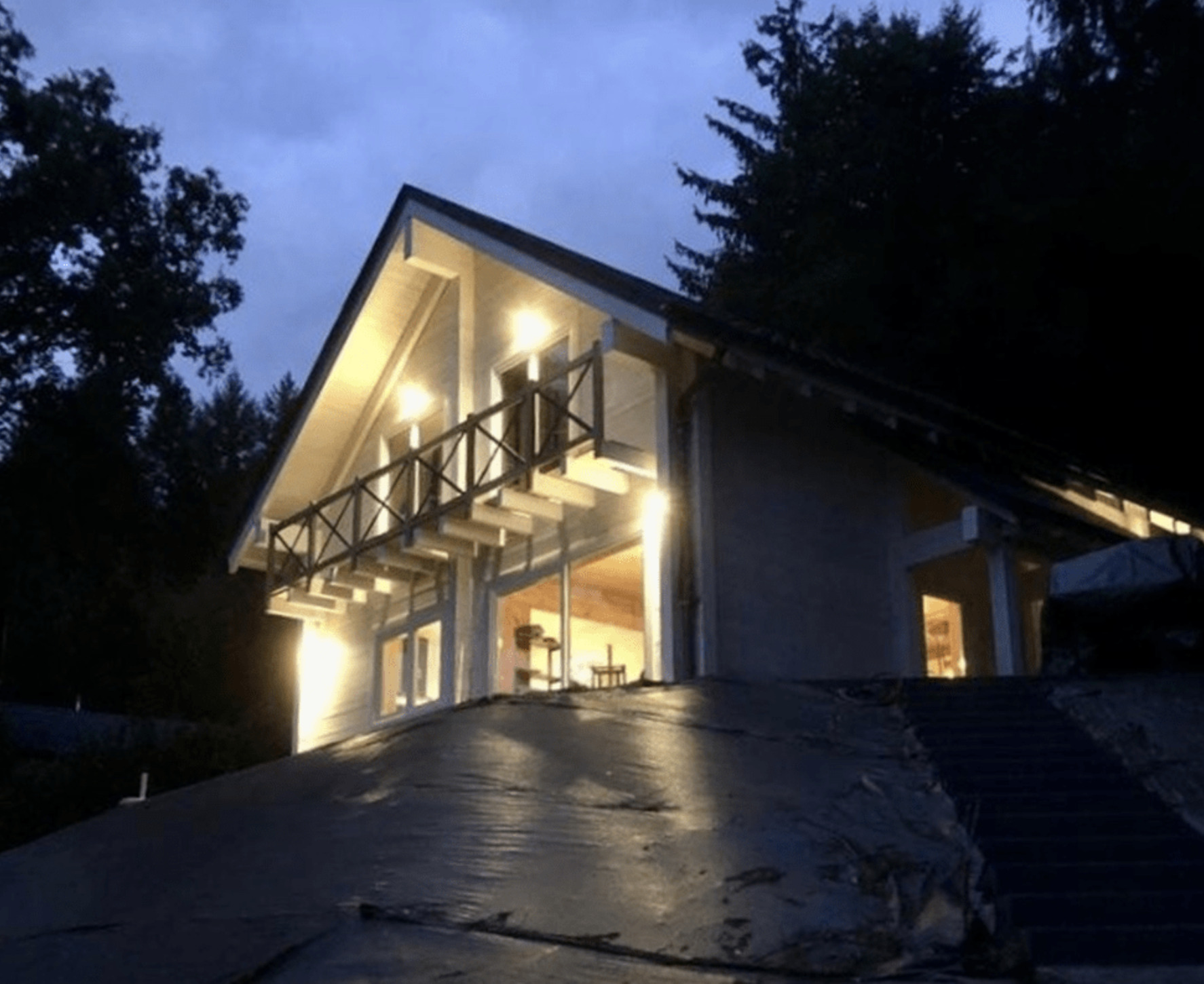 Energieeffizientes, gedämmtes Holzhaus aus Brettschichtholz „Warm Belgium“, 116 m²  